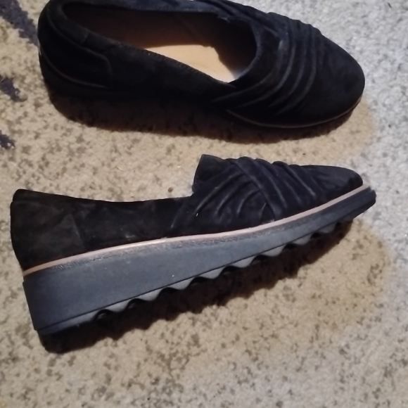 Clarks Black Leather Slip-On Shoes - Picture 2 of 4